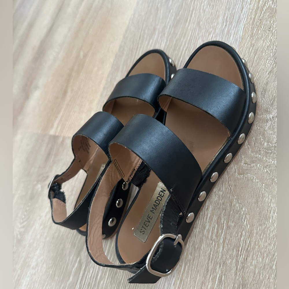Steve Madden black sandals